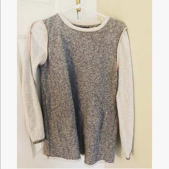 URBAN OUTFITTERS SWEATER TOP - Picture 2 of 3